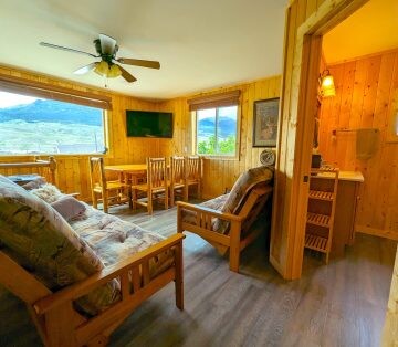 Affordable-Cabins-Near-Yellowstone-National-Park.jpg