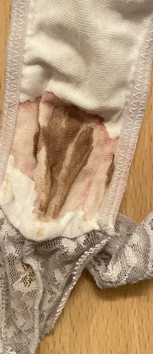 Sarahs-bloody-panties-.jpeg.webp